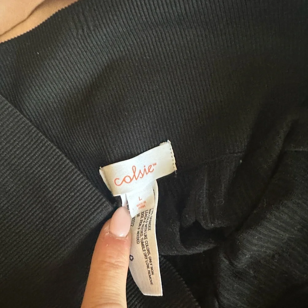 Colsie Ribbed Biker Shorts - Picture 4 of 4